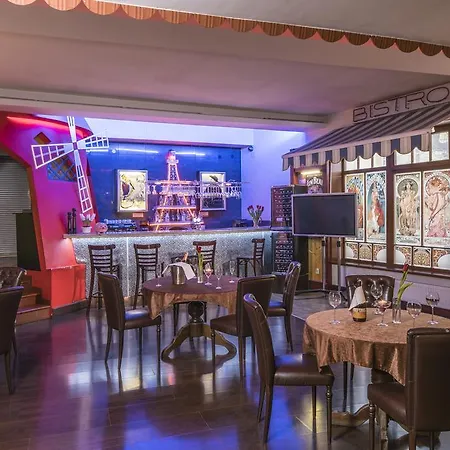 Maria Helena Hotel
